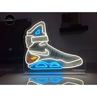 Marty Mcfly Sneakers Neon Led Zeichen Von Zurück in Die Zukunft von TheNeonist