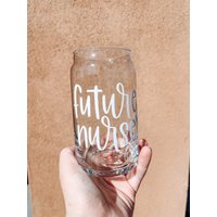 Future Nurse Iced Coffee Glas Dose | Bierglas Zukünftiges Krankenschwester Geschenk Pint von TheNursesBoutique