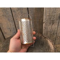 Alte Hobel/Rustikale Reibe Wohnkultur Bauernhaus Dekor Küche Wand Primitive Alte Vintage Metall Werkzeug Landstil Alte Hobel/Rustikale Reibe Wohnkultur Bauernhaus Dekor Küche Wand Primitive Alte Vintage Metall Werkzeug Landstil von TheOldTimeTreasures