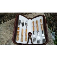 Fütterungset/Vintage Gabel Antike Essen Set /Geschenk Für Mädchen /Set Von 6 Gabeln /Moderne Cocktail /Feed Ihre Seele von TheOldTimeTreasures