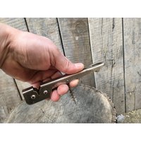 Metall-Set 4 in 1/Messer-Scharfmacher Flaschenöffner Dosenöffner Mann Höhle Dekor Weinöffner Küchenassistent Alte Kit Vintage-Kit Metall-Set 4 in 1/Messer-Scharfmacher Flaschenöffner Dosenöffner Mann Höhle Dekor Weinöffner Küchenassistent Alte Kit Vintage-Kit von TheOldTimeTreasures