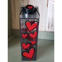 Schwarz-Rote Herz-Milchkartonflasche von TheOneStopHurleyShop