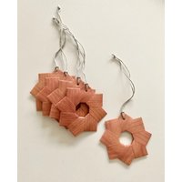 5 Kränze Aus Papier | Set Christbaumschmuck in Holzoptik Je Ca.7, 5cm Durchmesser Mit Leinenschnur Grau Zum Aufhängen von TheOnlyBirdWeLike