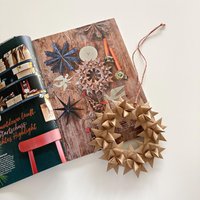 Fröbelkranz/Kranz Aus Fröbelsternen Upcycling-Wohndeko Packpapier Fensterdeko Weihnachtsdeko Weihnachtsschmuck Ornament Holiday Decor von TheOnlyBirdWeLike