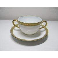 Sammlerstück Vintage Royal Bayreuth Bayern Gold Trim Bouillon Blätter Und Trauben Nüsse Kaffeetasse Untertasse Abgekündigt von ThePJCompany