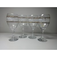 Vintage Pasabahce Circle Türkei Kunst Aus Glas Weiß Blumenmuster Mit Goldrand Weingläser Set Von Vier | 4 von ThePJCompany