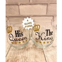 Paare Weingläser, Sie Und Ihn Becher, König Königin Geschenke Für Jungvermählten, Gin-Glas-Set, Becher Paare, Hochzeit-Toast-Glas von ThePaintedGiraffeUK