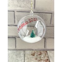 Schneekugel, Weihnachten 2024, Kugeln, Runde Kugel, Acrylkugeln, Christbaumkugeln, Baumschmuck, Weihnachtsschmuck, Weihnachtsschmuck Schneekugel, Weihnachten 2024, Kugeln, Runde Kugel, Acrylkugeln, Christbaumkugeln, Baumschmuck, Weihnachtsschmuck, Weihnachtsschmuck von ThePaintedGiraffeUK