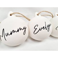 Personalisierte Keramikkugeln von ThePaperShedGifts
