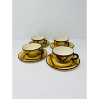 Mid Century Vernon Kilns Organdie Muster Tassen Und Untertassen in Braun Gelb, Vierer-Set von ThePartTimePicker