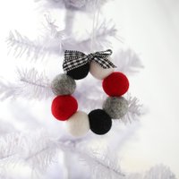 Filzkugeln Kranz - Filz Baumschmuck Dünne Blaue Linie Ornament Filzkugel Ornamente Pom Weihnachtsschmuck von ThePeaberryStudio