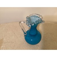 Vintage Victorian Blue Swirl Satin Glas Krug | 16 3/4 Zoll von ThePeacockButterfly