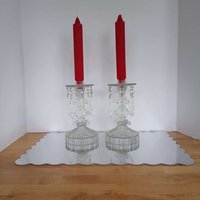 Traumhafte Deko-Kerzenhalter Aus Glas Mit Einem Dutzend Funkelnder Kristalltropfen - Sehr, Sehr Hübsch Fächern Facettiertem Spray Und Rautenmuster von ThePeddlersCrow