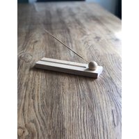 Räuchstäbchenhalter Ahorn von ThePitsDesign