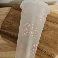 Becher | Dackel in Love Valentinstag Coldcup Wiederverwendbar Mit Deckel & Strohhalm Geschenk Becher | Dackel in Love Valentinstag Coldcup Wiederverwendbar Mit Deckel & Strohhalm Geschenk von ThePlotDesigns
