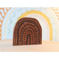 Mini Boho Regenbogen, Bürodekor, Kinderzimmer Regal, Regenbogen Dekor, Schreibtisch Spielzeug von ThePottedGeranium