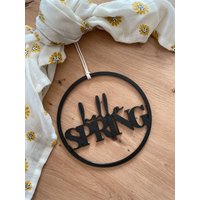 Hello Spring Türkranz | Frühlingsdekoration Dekokranz Wanddekoration von SchoenSchicht