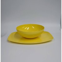 Vintage Stetson Melmac Geschirr Gelbe Platte Und Servierschüssel Chicago Ill von TheRankRooster