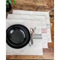 Rustikale Leinen Tischsets Mit Streifen in Der Mitte, Breitem Saum Auf Gehrung, Rustikale Vintage Look Esszimmer von TheRawLinen