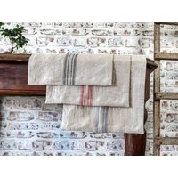 Rustikaler Leinen Tischläufer Im "Burlap" Stil, Gestreifter Vintage Stonewashed Bauernhaus Tischläufer, Grobes Strukturiertes Mit Streifen in Der von TheRawLinen