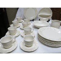 Weitere Stücke Hinzugefügt Schöner Metlox Mohntrail Vernon Made in California Antikes Traubenmuster Geschirr Ausgezeichneter Zustand Weitere Stücke Hinzugefügt Schöner Metlox Mohntrail Vernon Made in California Antikes Traubenmuster Geschirr Ausgezeichneter Zustand von TheRealMildredsAttic