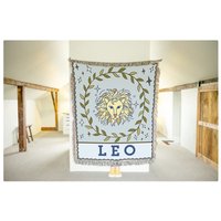 Sternzeichen Gobelin Decke - Wähle Dein Zeichen Horoskop Astrologie Decken Sternbild Dekor Und Geschenke Leo Webdecke von TheRootedPair