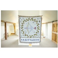 Sternzeichen Gobelin Decke - Wähle Dein Zeichen Horoskop Astrologie Decken Sternbild Dekor Und Geschenke Schütze Webdecke von TheRootedPair