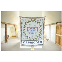 Sternzeichen Gobelin Decke - Wähle Dein Zeichen Horoskop Astrologie Decken Sternbild Dekor Und Geschenke Steinbock Webdecke von TheRootedPair