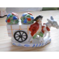 Vintage China Reiter Und Wagen Salz Pfefferstreuer von TheShakerShack