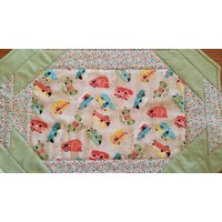 2Er Set Gesteppte Platzsets Mit Vintage Anhängern Print 2Er Set Gesteppte Platzsets Mit Vintage Anhängern Print von TheShastaShack