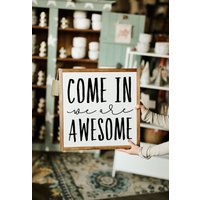 Come in We Are Super Gerahmtes Holzschild Einweihungsgeschenk von TheShedInteriors