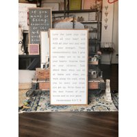 Handgestempeltes Holzschild Mit Holzrahmen Für Deuteronomium 6, 5-7, 9 Handgestempeltes Holzschild Mit Holzrahmen Für Deuteronomium 6, 5-7, 9 von TheShedInteriors