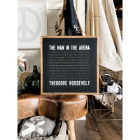 Mann Im Bereich Theodore Roosevelt Gerahmtes Hölzernes Zeichen-Bürodekor-Mann-Höhlen-Dekor von TheShedInteriors