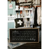 "Willkommen in Meiner Werkstatt Berlin - "Willkommen Hier Drin" Holzbox." von TheShedInteriors