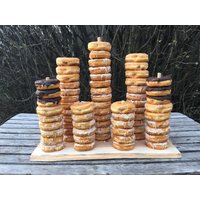 Großes Scheitholz Rustikal 60Er Donutständer Hochzeit Party-Party Ohne Rinde Rindenlos Holz, Mit Einschraubdübel Großes Scheitholz Rustikal 60Er Donutständer Hochzeit Party-Party Ohne Rinde Rindenlos Holz, Mit Einschraubdübel von TheShindiggityShoppe