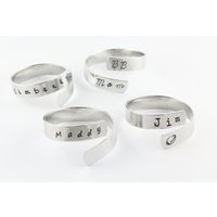 Ostern Serviettenringe - 4Er Set Personalisierte Familie Einweihungsparty Geschenk Gastgeschenk Silber von TheSilverDiva