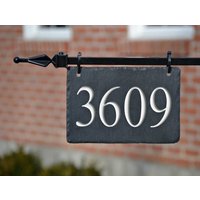 Hanging Hausnummern Mailbox Lamppost | Geschnitzter Stein Adresse Plaque Reflektierende Hanging Hausnummern Mailbox Lamppost | Geschnitzter Stein Adresse Plaque Reflektierende von TheSlateMasons