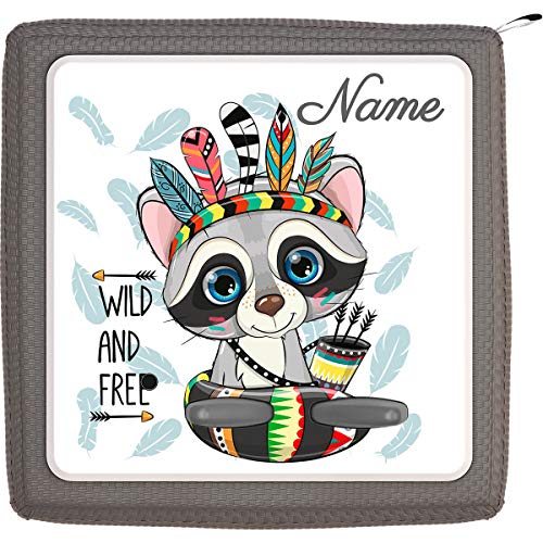 TheSmartGuard Folie passend für die Toniebox | Schutzfolie Sticker | individuell anpassbar | Baby Waschbär als Indianer Verkleidet mit Name personalisiert | Handschrift von TheSmartGuard