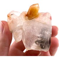 Gelbe Knochenquarz Stufe Mit Epidot Einschlüssen | Pakistan | Halloysit Quarz, Grüner Epidot, Mango Quarz von SpiritNectarGems
