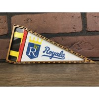 Gerahmte 1970Er Jahre Kansas City Royals Vintage Mini Wimpel von TheSportsAlternative