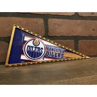 Gerahmte 1990's Edmonton Oilers Nhl Vintage Mini Wimpel von TheSportsAlternative