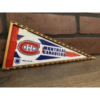 Gerahmte 1990's Montreal Canadiens Nhl Vintage Mini Wimpel von TheSportsAlternative