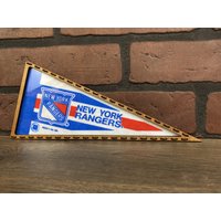 Gerahmte 1990Er Jahre New York Rangers Nhl Vintage Mini Wimpel von TheSportsAlternative