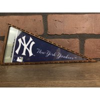 Gerahmte New York Yankees Mlb Mini Wimpel von TheSportsAlternative