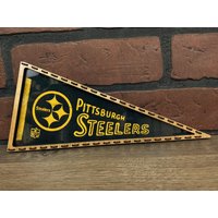 Gerahmter 1960Er Pittsburgh Steelers Nfl Vintage Mini Wimpel von TheSportsAlternative