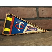 Gerahmter 1970Er Jahre Minnesota Twins Mlb Vintage Mini Wimpel von TheSportsAlternative