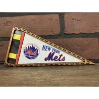 Gerahmter 1970Er Jahre New York Mets Mlb Mini Vintage Wimpel von TheSportsAlternative