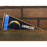 Gerahmter San Diego Chargers Nfl Mini Wimpel von TheSportsAlternative