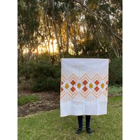 Herbst Deko Baby Quilt, Krippendecke, Kinder Moderne Handgemachte Patchwork Quilt von TheStitchSaloon