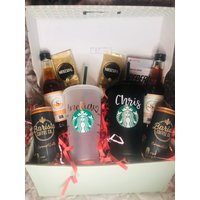 Personalisierte Starbucks Kaffee Kit Korb Geschenk Jubiläum Paare Gute Besserung Filmabend Neues Zuhause Weihnachtsgeschenk Box von TheSweetiePamperHamp